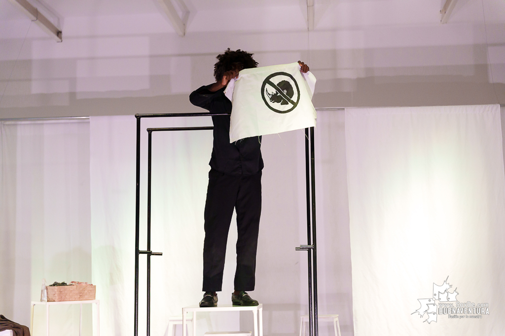 &ldquo;El Rinoceronte&rdquo;: El teatro de lo absurdo se tom&oacute; a Buenaventura con el auditorio de Comfenalco lleno