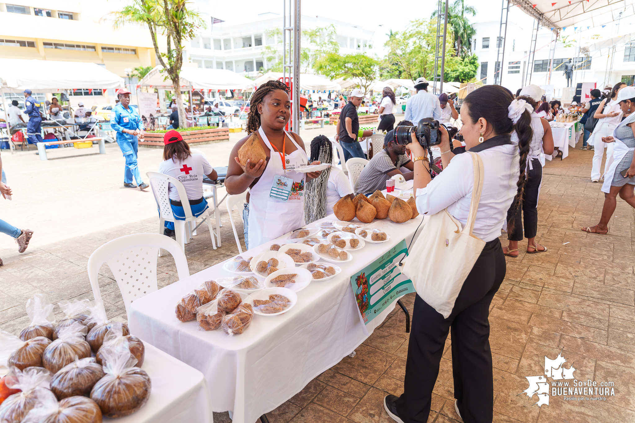 La Etnoagroferia para la Vida en Buenaventura impuls&oacute; la comercializaci&oacute;n directa de peque&ntilde;os productores