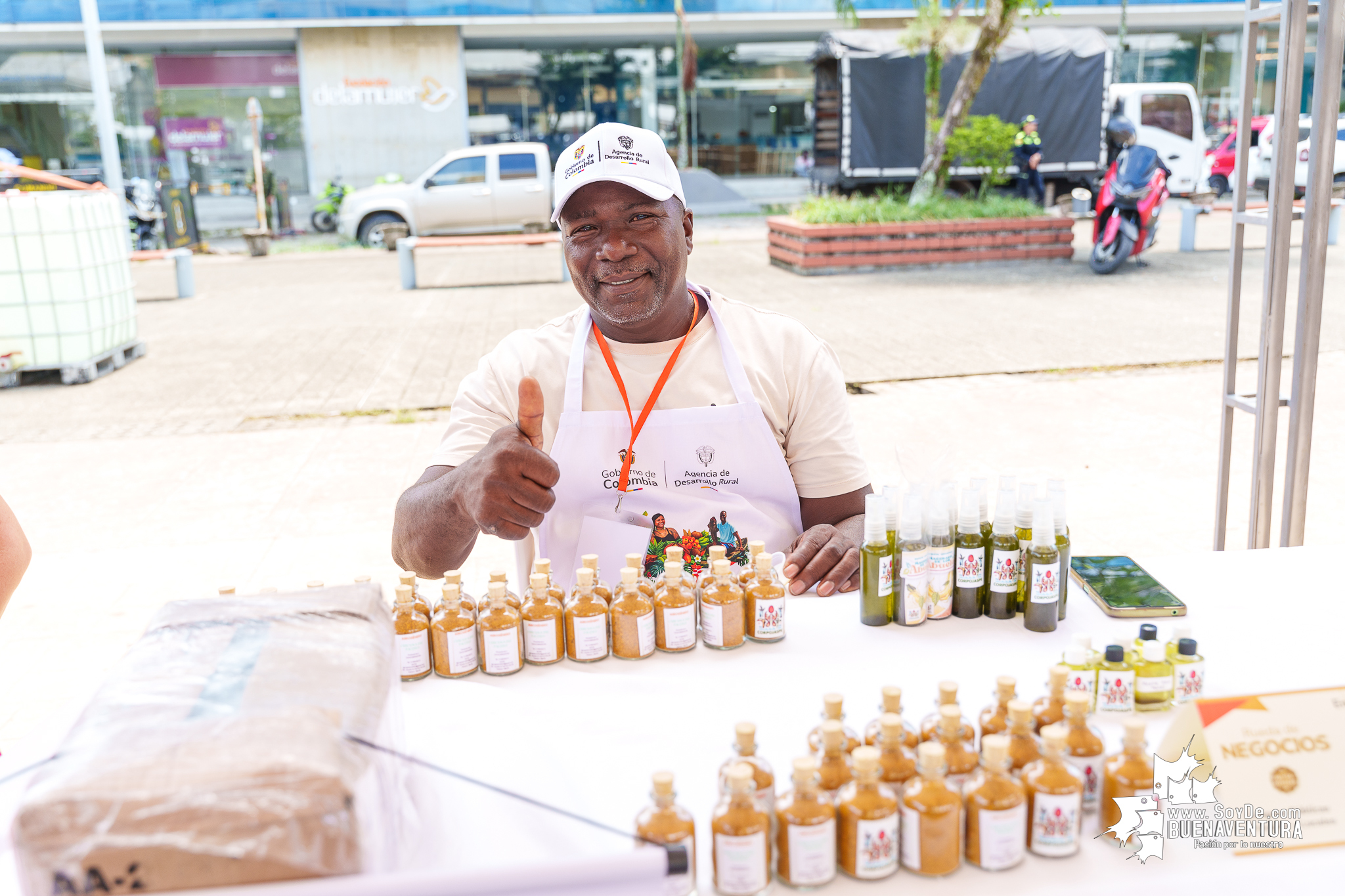 La Etnoagroferia para la Vida en Buenaventura impuls&oacute; la comercializaci&oacute;n directa de peque&ntilde;os productores