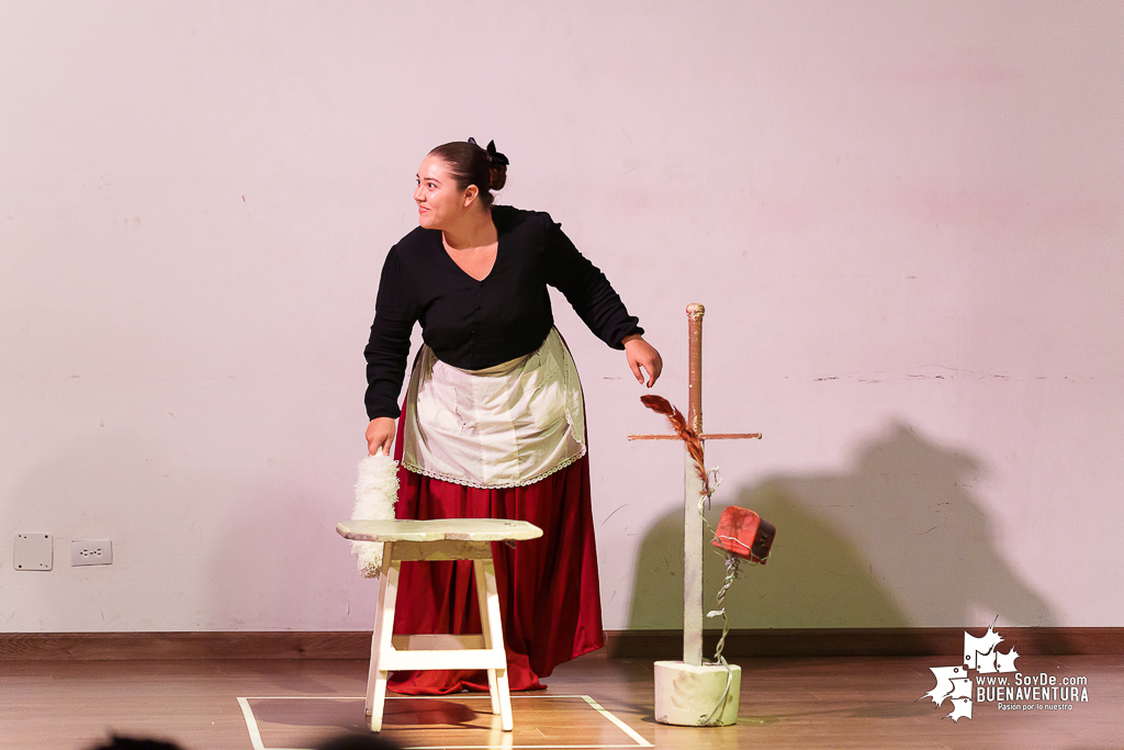 El teatro colombiano inspirado en el Quijote cautiva al p&uacute;blico en Buenaventura en la Temporada de Teatro Mar Adentro de Univalle Seccional Pac&iacute;fico