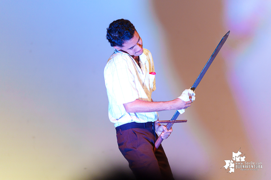 El teatro colombiano inspirado en el Quijote cautiva al p&uacute;blico en Buenaventura en la Temporada de Teatro Mar Adentro de Univalle Seccional Pac&iacute;fico