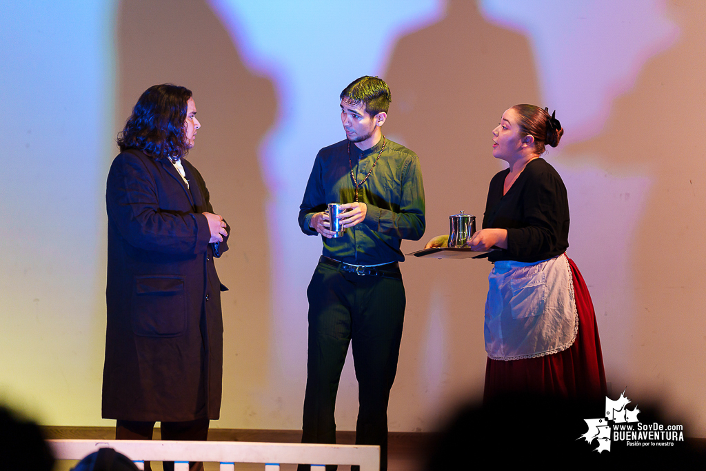 El teatro colombiano inspirado en el Quijote cautiva al p&uacute;blico en Buenaventura en la Temporada de Teatro Mar Adentro de Univalle Seccional Pac&iacute;fico