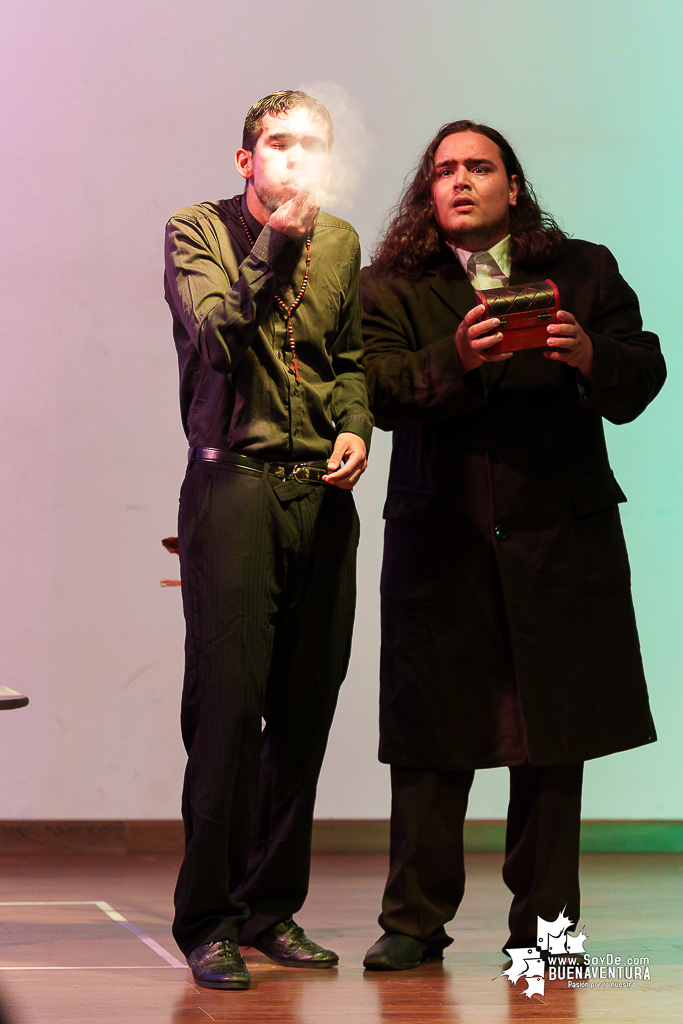 El teatro colombiano inspirado en el Quijote cautiva al p&uacute;blico en Buenaventura en la Temporada de Teatro Mar Adentro de Univalle Seccional Pac&iacute;fico