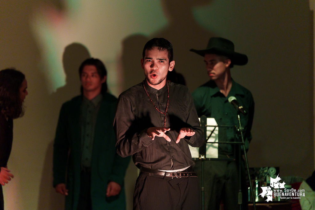El teatro colombiano inspirado en el Quijote cautiva al p&uacute;blico en Buenaventura en la Temporada de Teatro Mar Adentro de Univalle Seccional Pac&iacute;fico