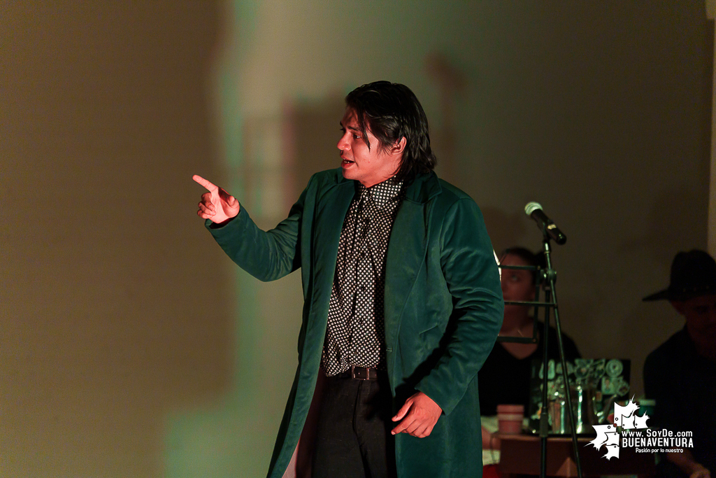 El teatro colombiano inspirado en el Quijote cautiva al p&uacute;blico en Buenaventura en la Temporada de Teatro Mar Adentro de Univalle Seccional Pac&iacute;fico