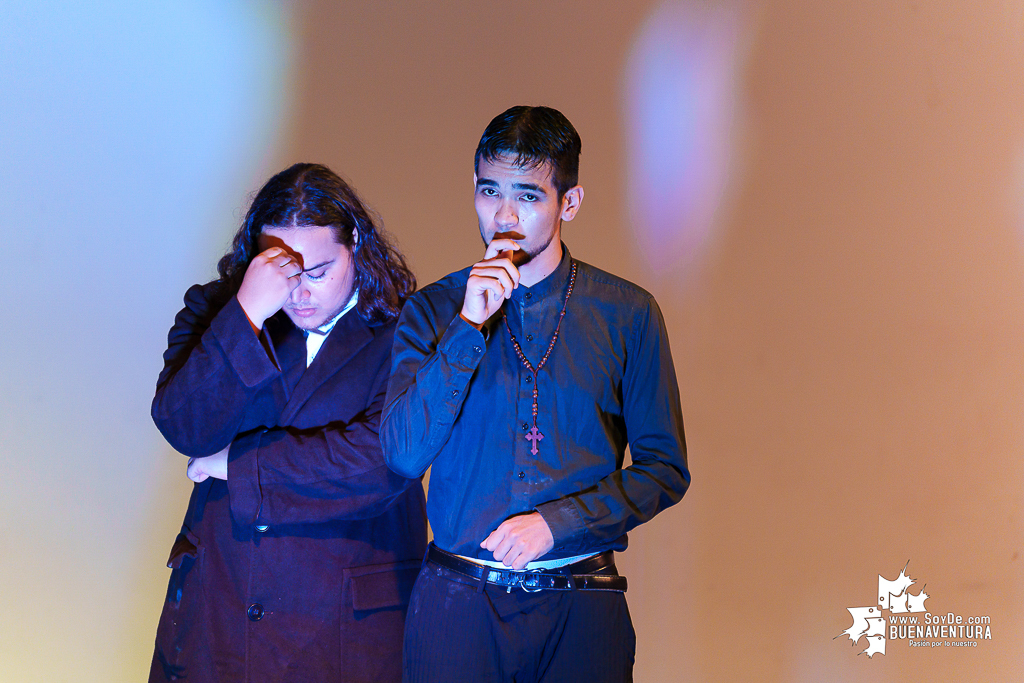El teatro colombiano inspirado en el Quijote cautiva al p&uacute;blico en Buenaventura en la Temporada de Teatro Mar Adentro de Univalle Seccional Pac&iacute;fico