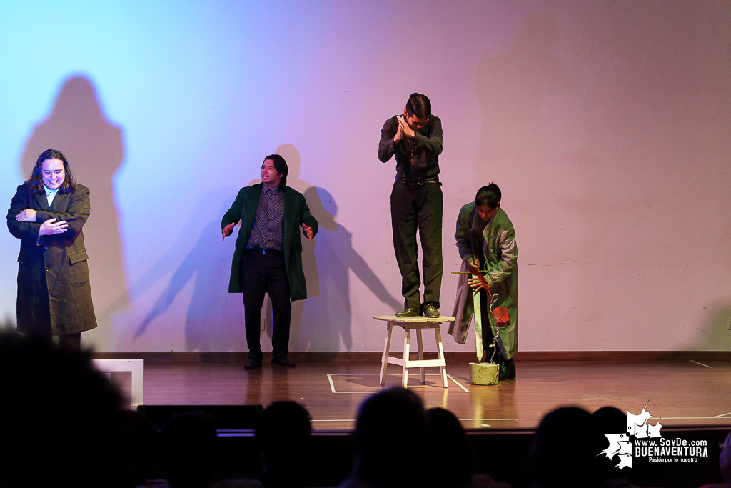 El teatro colombiano inspirado en el Quijote cautiva al p&uacute;blico en Buenaventura en la Temporada de Teatro Mar Adentro de Univalle Seccional Pac&iacute;fico
