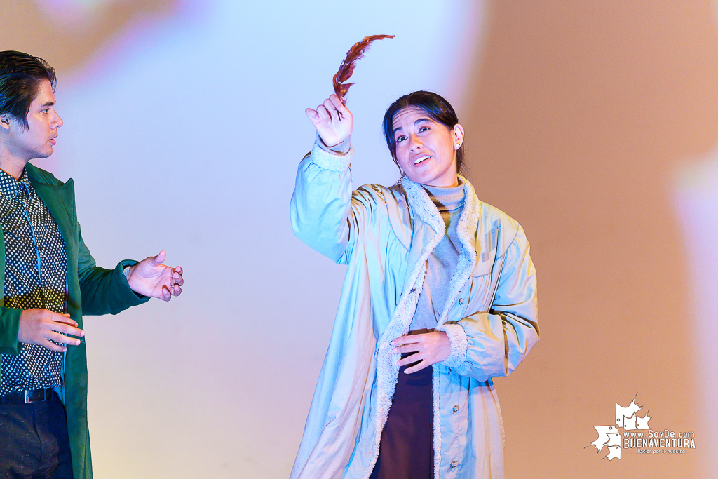 El teatro colombiano inspirado en el Quijote cautiva al p&uacute;blico en Buenaventura en la Temporada de Teatro Mar Adentro de Univalle Seccional Pac&iacute;fico