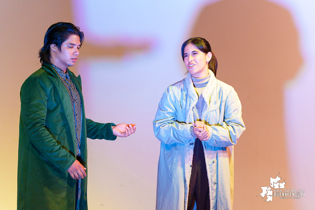 El teatro colombiano inspirado en el Quijote cautiva al p&uacute;blico en Buenaventura en la Temporada de Teatro Mar Adentro de Univalle Seccional Pac&iacute;fico