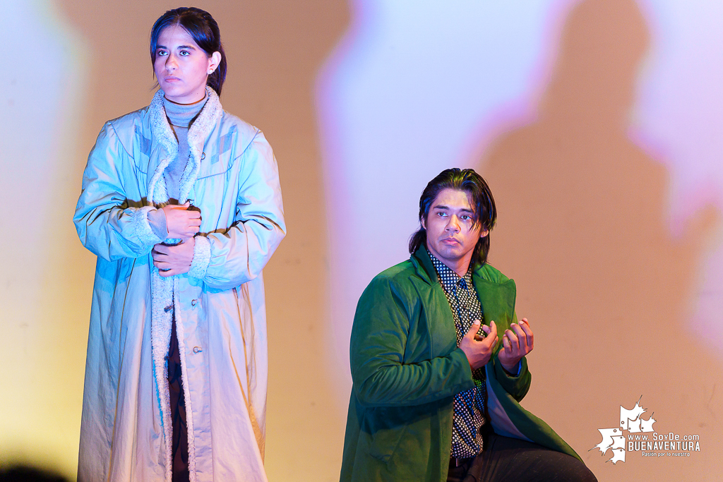 El teatro colombiano inspirado en el Quijote cautiva al p&uacute;blico en Buenaventura en la Temporada de Teatro Mar Adentro de Univalle Seccional Pac&iacute;fico