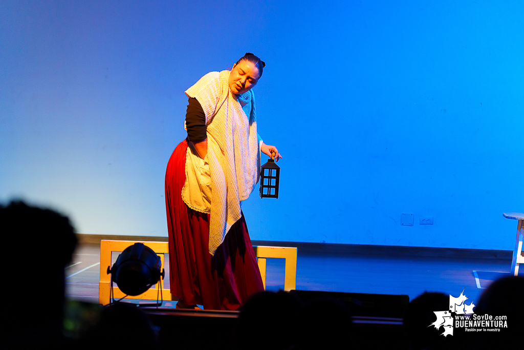 El teatro colombiano inspirado en el Quijote cautiva al p&uacute;blico en Buenaventura en la Temporada de Teatro Mar Adentro de Univalle Seccional Pac&iacute;fico
