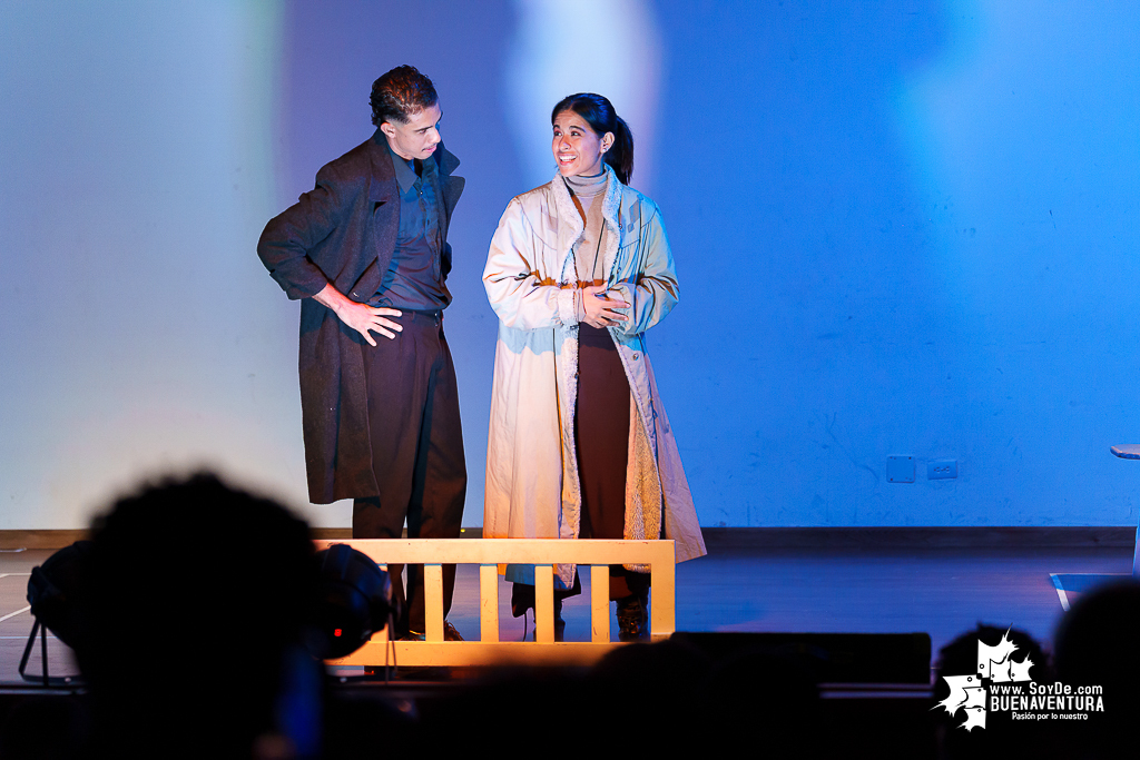 El teatro colombiano inspirado en el Quijote cautiva al p&uacute;blico en Buenaventura en la Temporada de Teatro Mar Adentro de Univalle Seccional Pac&iacute;fico