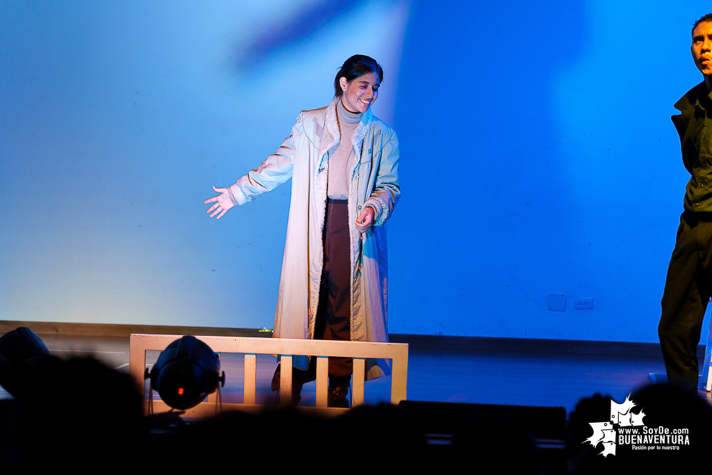 El teatro colombiano inspirado en el Quijote cautiva al p&uacute;blico en Buenaventura en la Temporada de Teatro Mar Adentro de Univalle Seccional Pac&iacute;fico