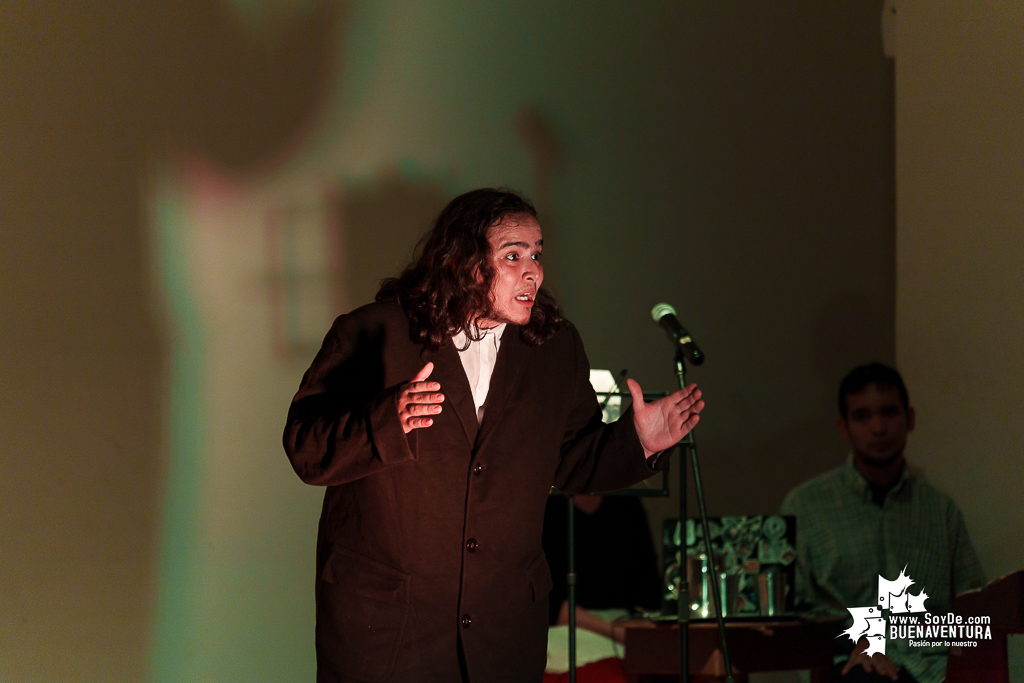 El teatro colombiano inspirado en el Quijote cautiva al p&uacute;blico en Buenaventura en la Temporada de Teatro Mar Adentro de Univalle Seccional Pac&iacute;fico