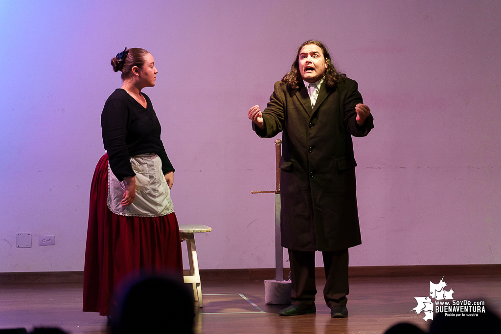 El teatro colombiano inspirado en el Quijote cautiva al p&uacute;blico en Buenaventura en la Temporada de Teatro Mar Adentro de Univalle Seccional Pac&iacute;fico