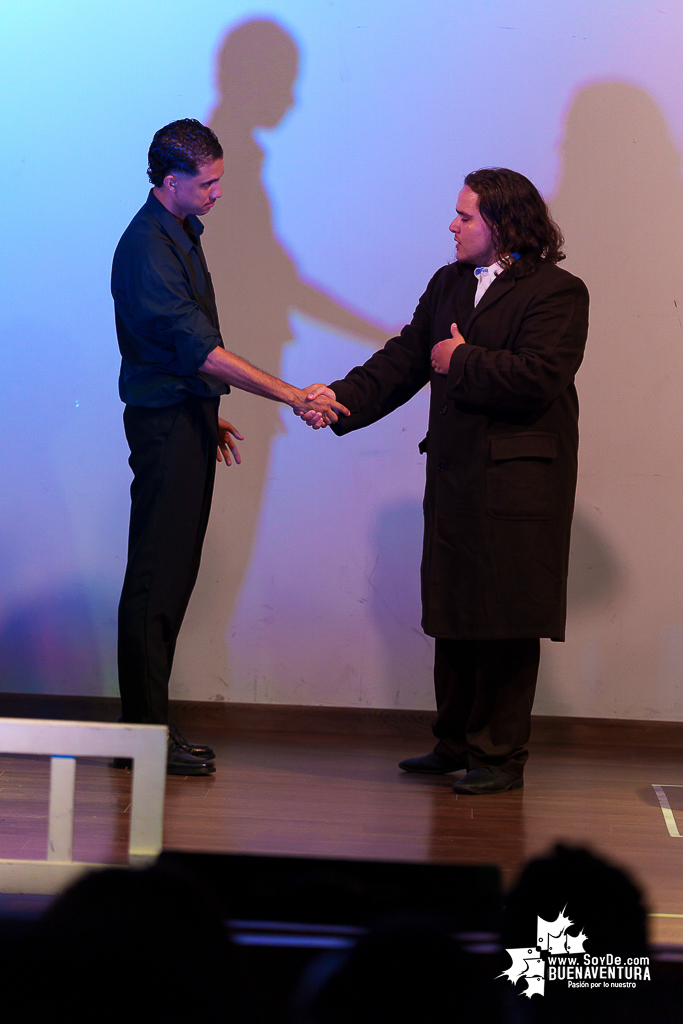 El teatro colombiano inspirado en el Quijote cautiva al p&uacute;blico en Buenaventura en la Temporada de Teatro Mar Adentro de Univalle Seccional Pac&iacute;fico