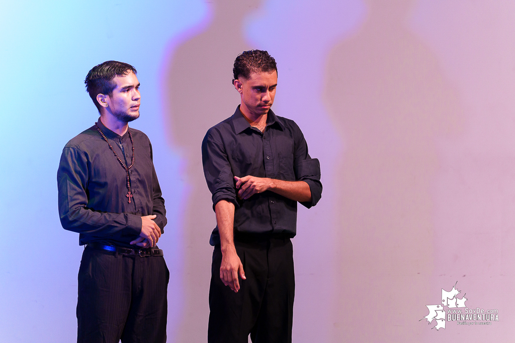 El teatro colombiano inspirado en el Quijote cautiva al p&uacute;blico en Buenaventura en la Temporada de Teatro Mar Adentro de Univalle Seccional Pac&iacute;fico