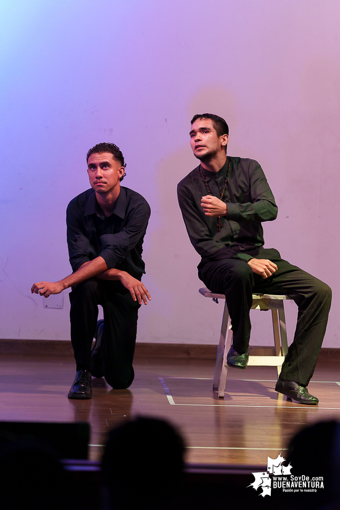 El teatro colombiano inspirado en el Quijote cautiva al p&uacute;blico en Buenaventura en la Temporada de Teatro Mar Adentro de Univalle Seccional Pac&iacute;fico