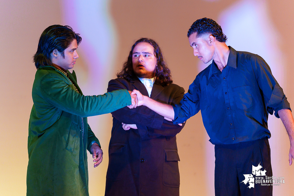 El teatro colombiano inspirado en el Quijote cautiva al p&uacute;blico en Buenaventura en la Temporada de Teatro Mar Adentro de Univalle Seccional Pac&iacute;fico