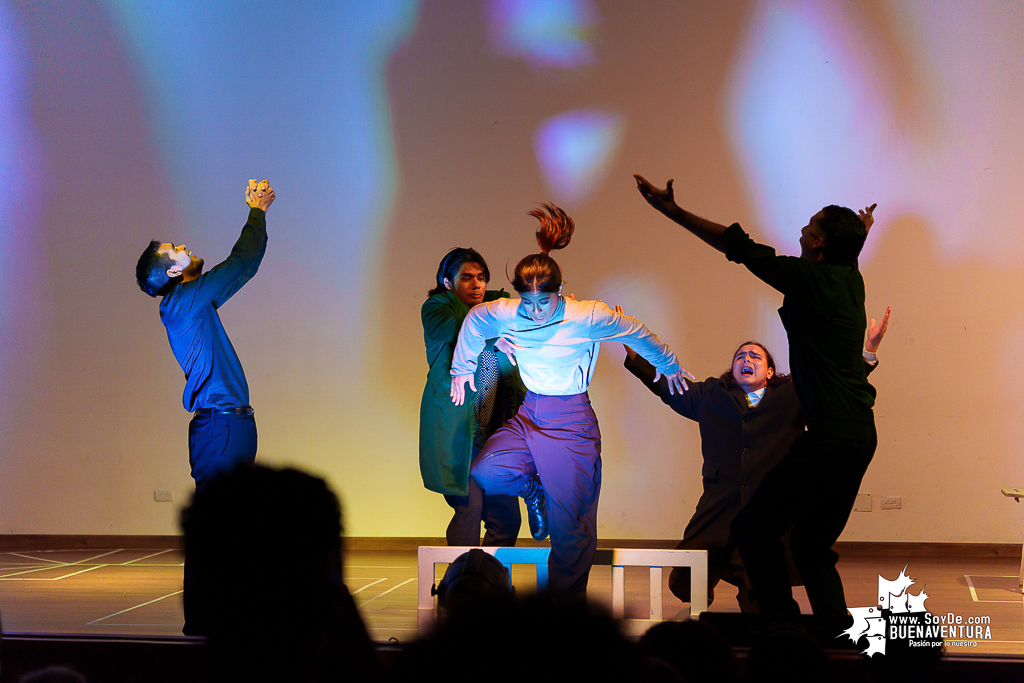 El teatro colombiano inspirado en el Quijote cautiva al p&uacute;blico en Buenaventura en la Temporada de Teatro Mar Adentro de Univalle Seccional Pac&iacute;fico