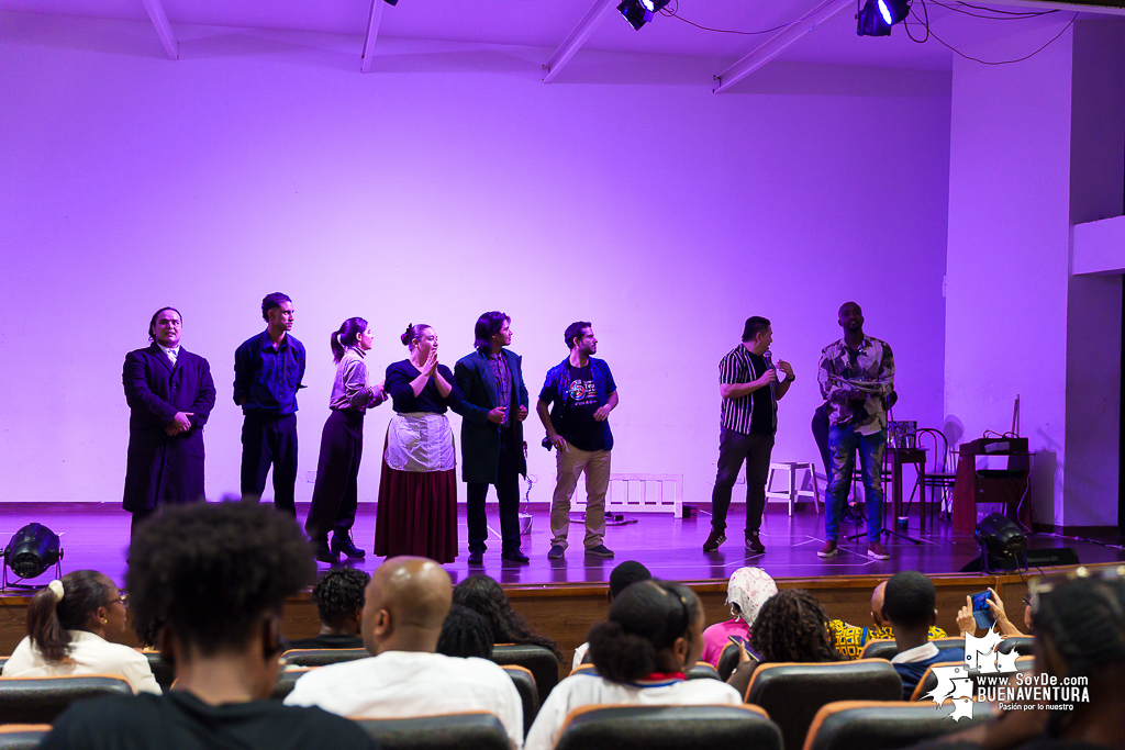 El teatro colombiano inspirado en el Quijote cautiva al p&uacute;blico en Buenaventura en la Temporada de Teatro Mar Adentro de Univalle Seccional Pac&iacute;fico