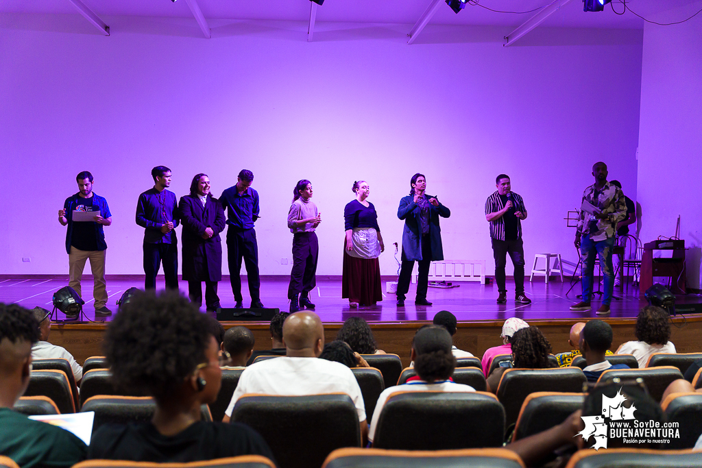 El teatro colombiano inspirado en el Quijote cautiva al p&uacute;blico en Buenaventura en la Temporada de Teatro Mar Adentro de Univalle Seccional Pac&iacute;fico