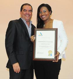 La Contraloría de Buenaventura recibió la acreditación de calidad del ICONTEC 