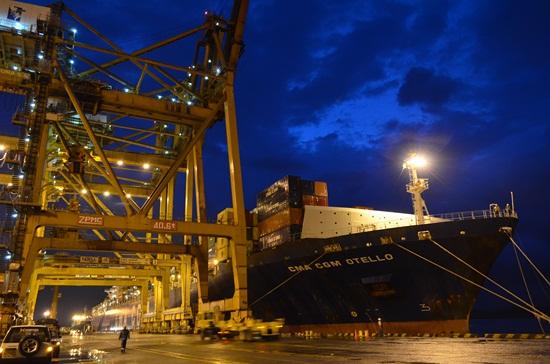 Arribo histórico de la Motonave Otello con capacidad para 8488 TEUS