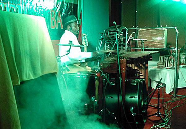 Baterimba deja en alto el nombre de Colombia con sabor pac&iacute;fico en la India