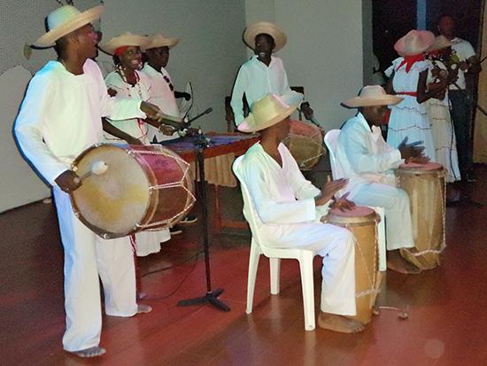 Cantares del Pacífico demostró en tarima por qué son invitados de honor al continente africano