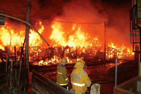 Decretan calamidad pública por damnificados de incendio en Buenaventura