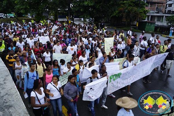 Estudiantes de Unipacífico marcharon y realizaron plantón en sede administrativa