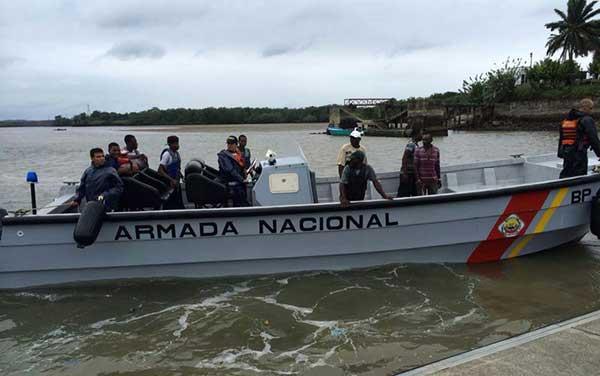 Armada Nacional rescata a 25 personas por emergencia en dos embarcaciones en aguas del pacífico