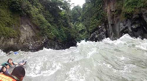 Armada Nacional rescató 33 personas por naufragio de lancha