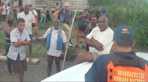 Armada Nacional rescató pasajeros de una embarcación