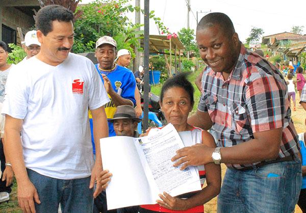 140 familias desplazadas de Buenaventura ya cuentan con casa propia