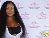Damaris D'Moreno presenta su más reciente colección