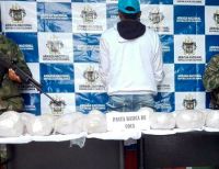 Armada Nacional captura a un sujeto con 40 kilogramos de pasta base de coca en Nariño