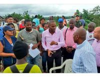 Moradores del barrio Bahamas 2 sobre la vía alterna realizaron protesta