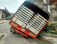 Mala calidad en tapa de válvula de acueducto ocasiona accidente