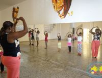 Jóvenes y niños de Buenaventura iniciaron clases de danza contemporánea y ballet en la Casa de la Cultura Margarita Hurtado
