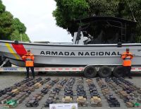 Incautan alcaloide que delincuentes habían lanzado al mar