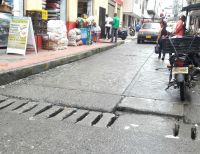 Hidropacífico refuerza limpieza de alcantarillado en sector comercial de Buenaventura
