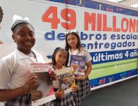 Mineducación entregó gratis más de 100 mil textos escolares en Buenaventura