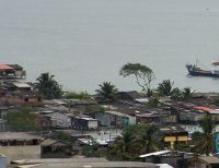 Familias con viviendas en terrenos ganados al mar tendrían títulos de propiedad por gestión de la Administración Distrital