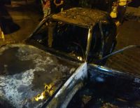Incendio de vehículo dejó cuatro personas con quemaduras