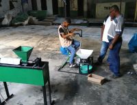 A punta de pedalazos, jóvenes del corregimiento de Cisneros cuidan el ambiente