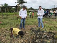 Funcionarios del Indervalle e Inderbuenaventura estuvieron en Puerto Merizalde revisando el terreno en el que se construirá una cancha