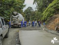 Pavimentación de la carretera Simón Bolívar ya tiene 2 kilómetros completamente terminados y 6 con avance de explanación, excavación y obras de drenaje