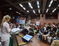 Gobernadora pidió agilizar medidas de protección a líderes sociales, durante mesa nacional realizada en Cali